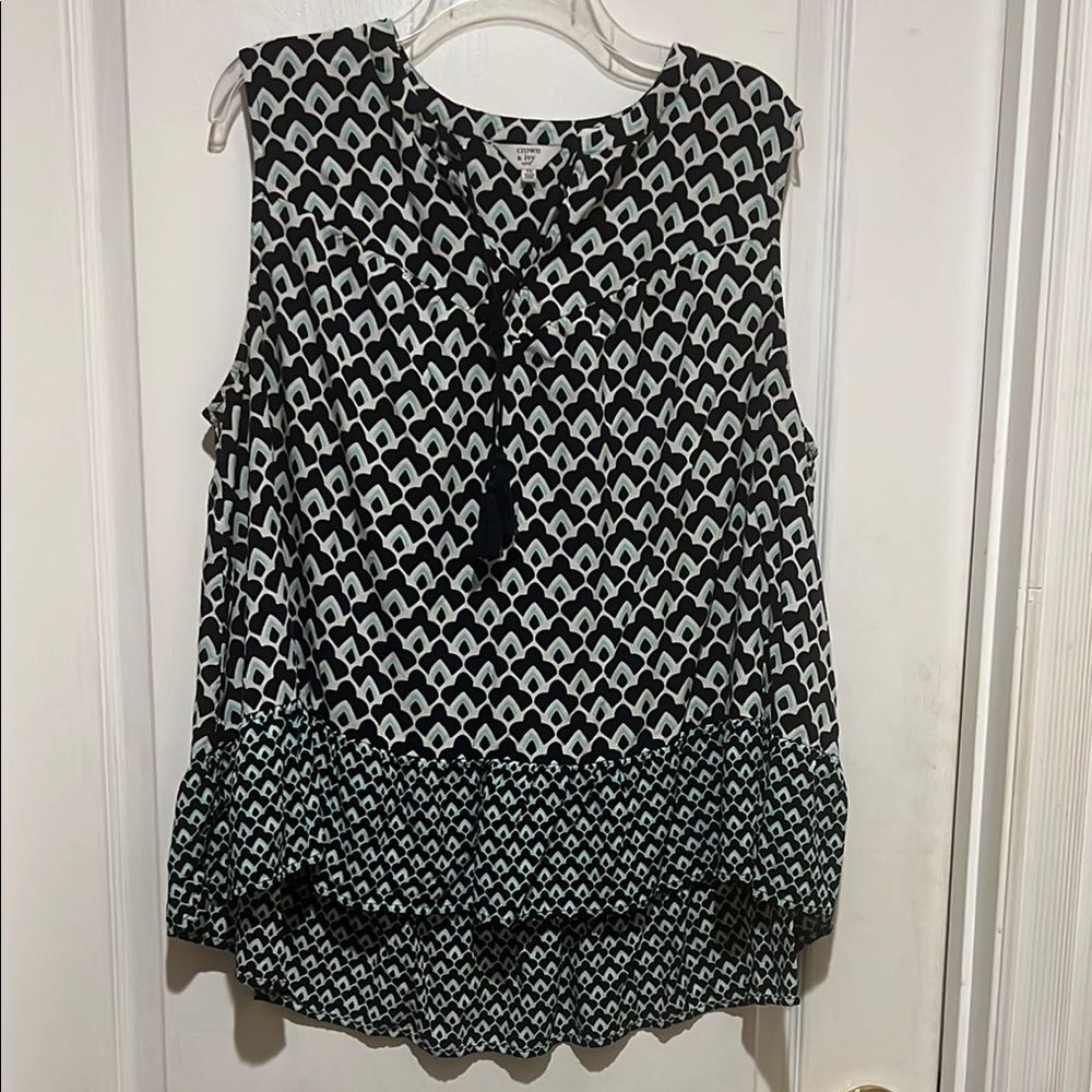 Crown & Ivy White and Blue Sleeveless Blouse with Ruffled Mandarin Collar